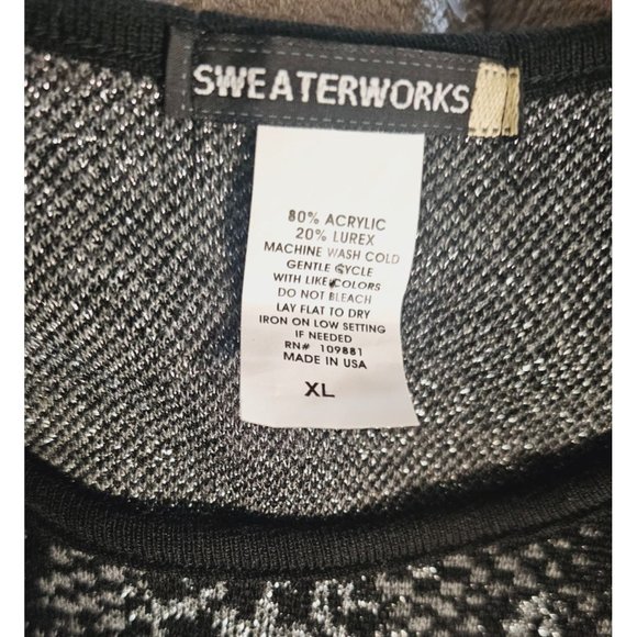SWEATERWORKS Snake Print Metallic Knit quarter Sleeve Sweater Size XL Black Silv - Picture 4 of 7